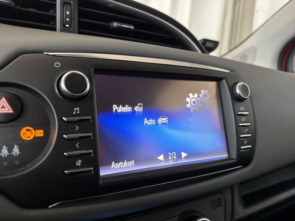 Toyota Yaris 2018 Punainen