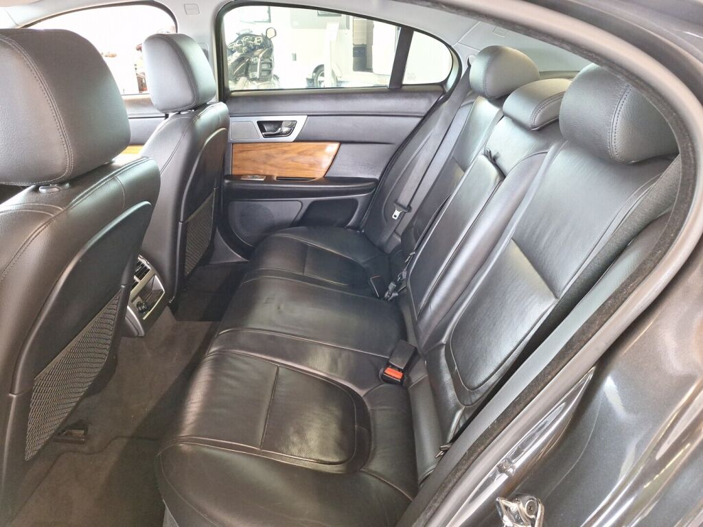 Jaguar XF 2012 Harmaa