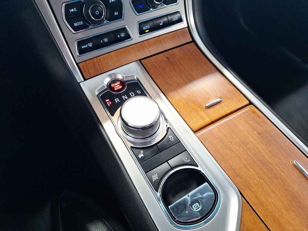 Jaguar XF 2012 Harmaa