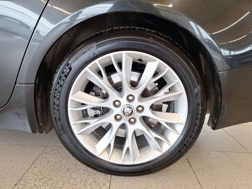 Jaguar XF 2012 Harmaa