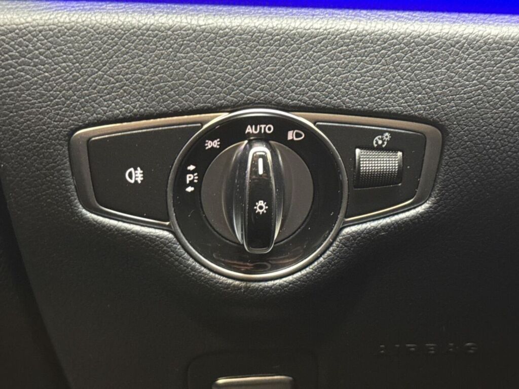 Mercedes-Benz E 2018 Sininen