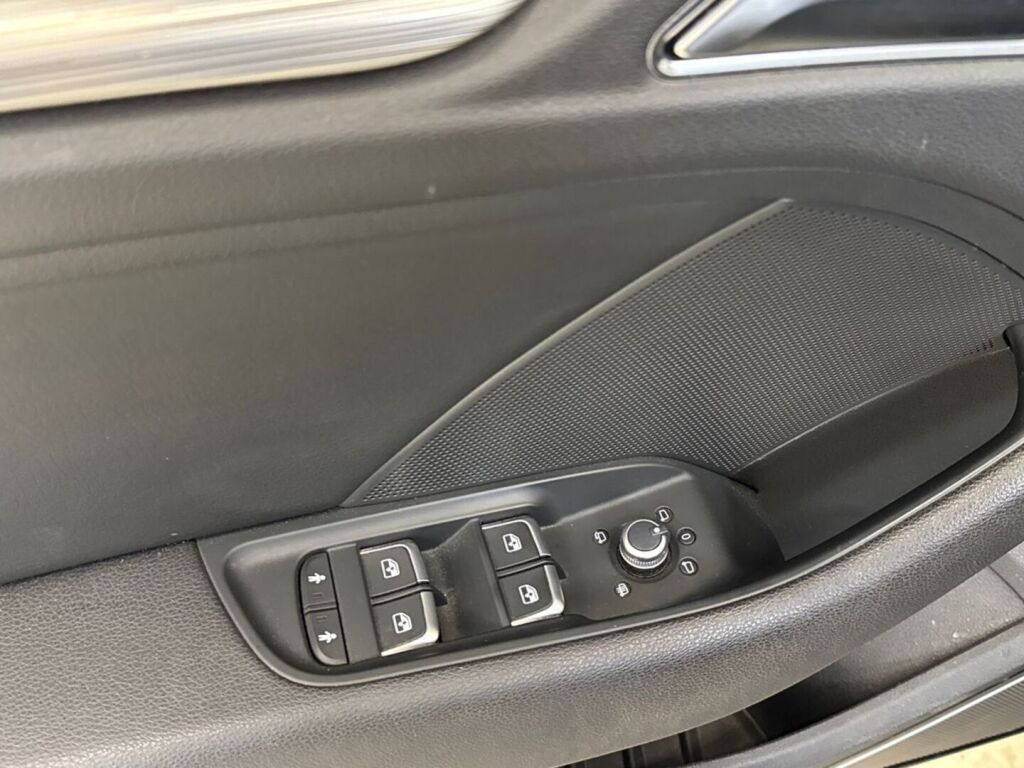 Audi A3 2018 Musta