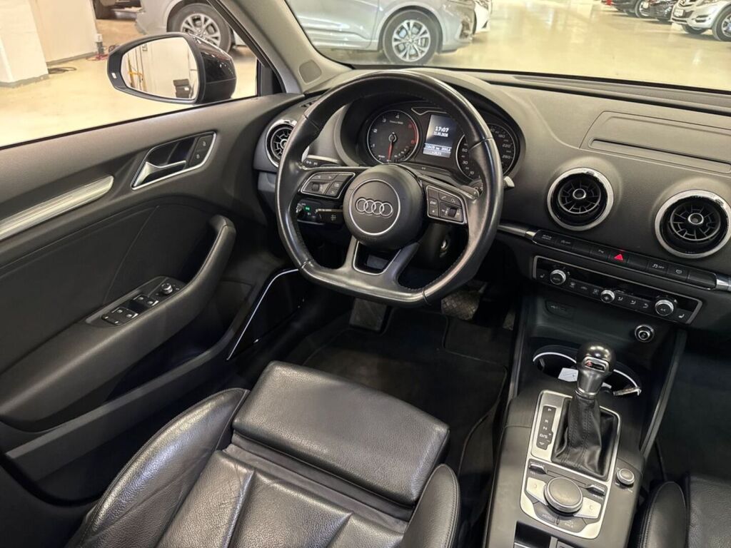 Audi A3 2018 Musta