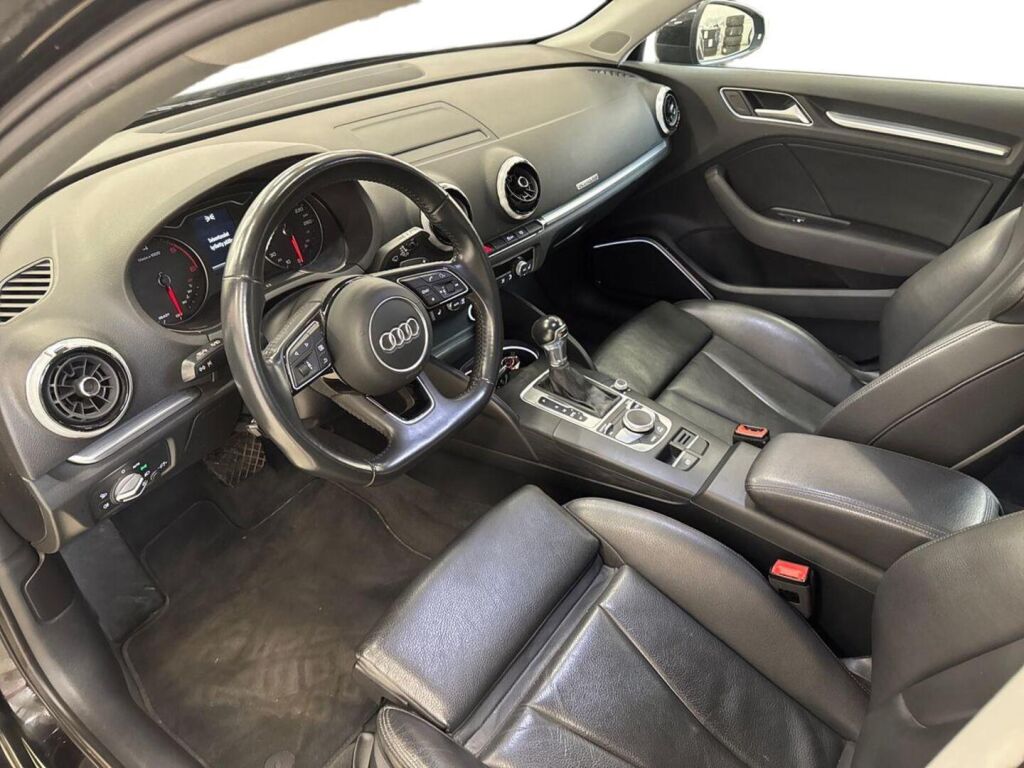 Audi A3 2018 Musta