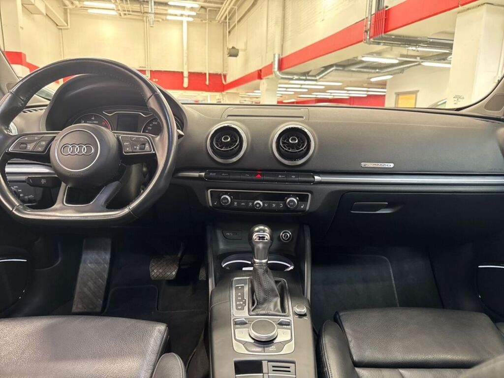 Audi A3 2018 Musta
