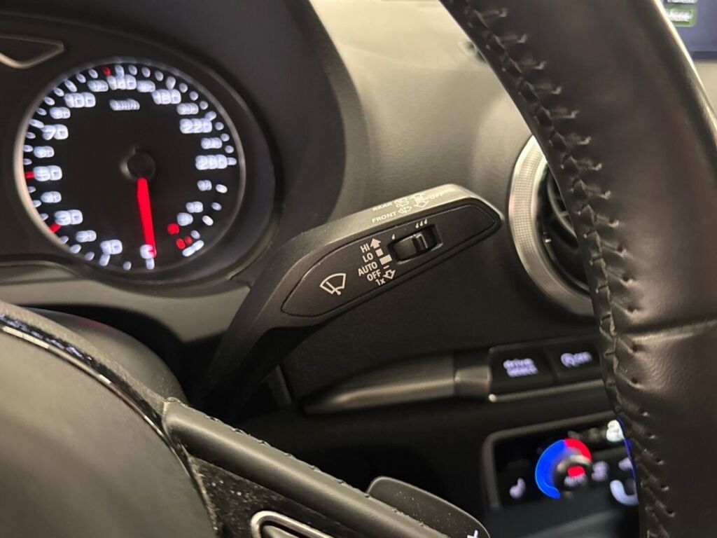 Audi A3 2018 Musta