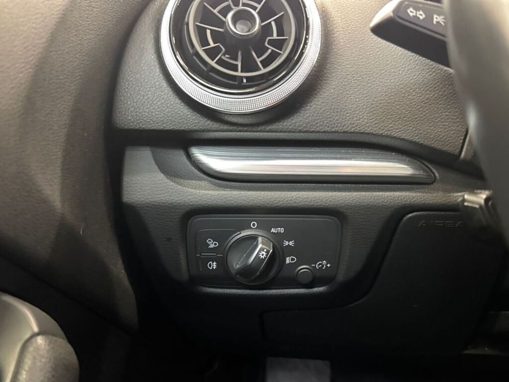Audi A3 2018 Musta
