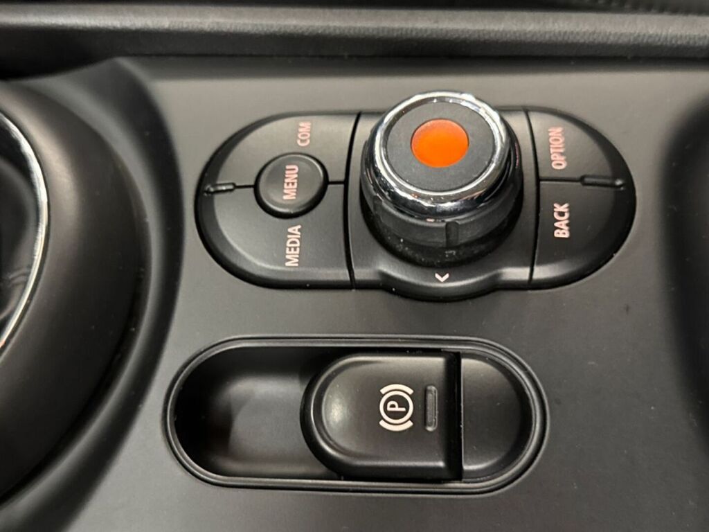 Mini Clubman 2018 Sininen