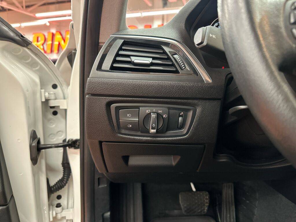 BMW 118 2018 Valkoinen