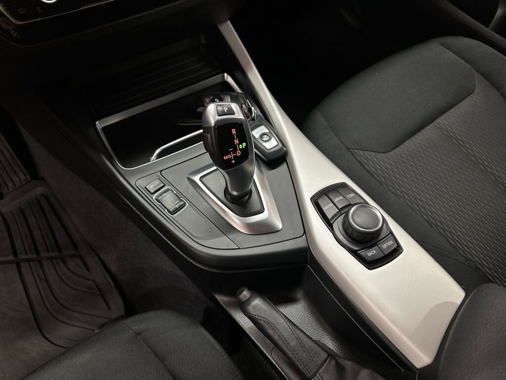 BMW 118 2018 Valkoinen