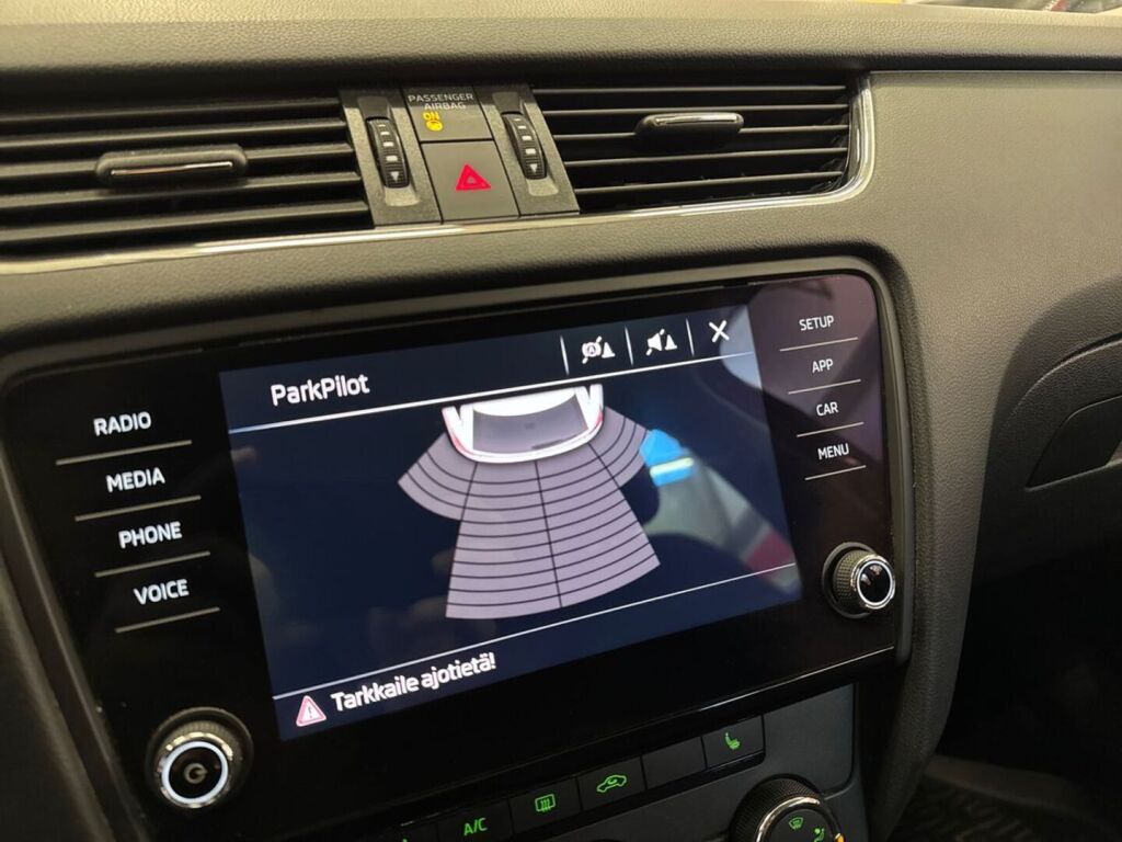 Skoda Octavia 2018 Punainen