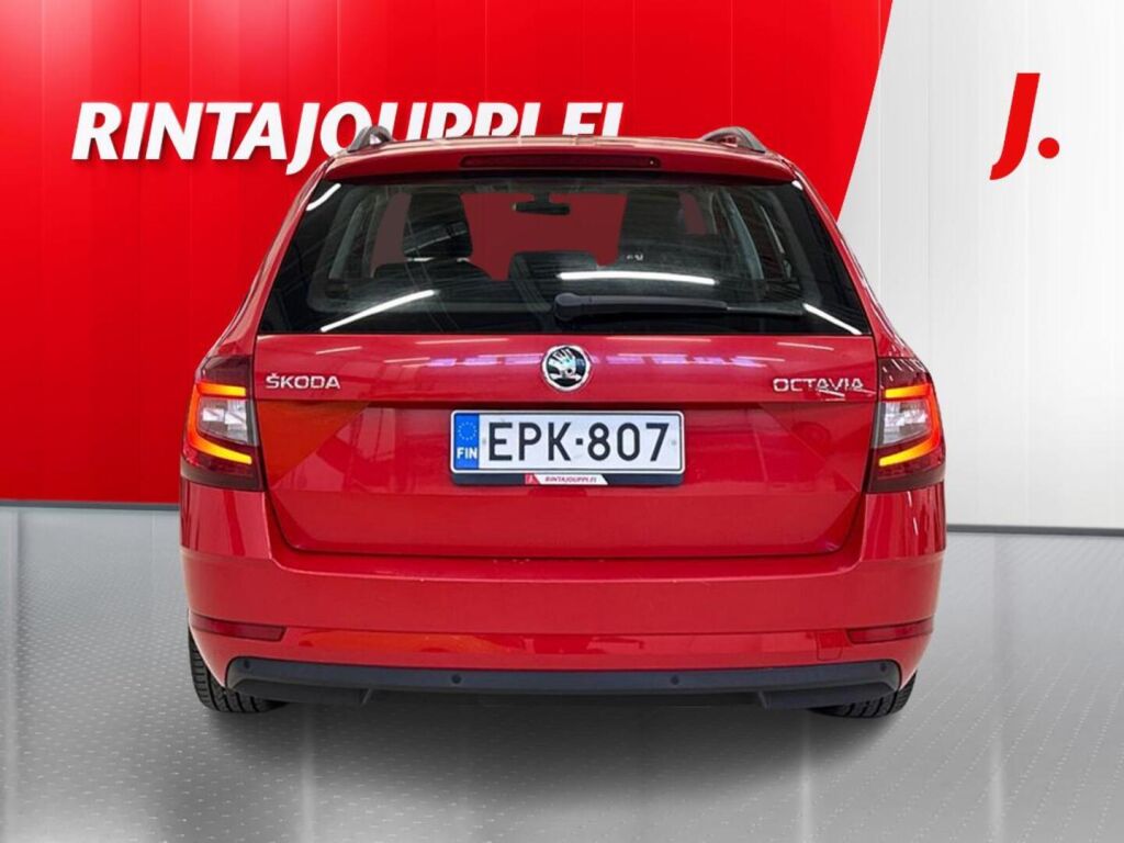 Skoda Octavia 2018 Punainen