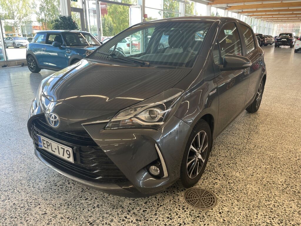 Toyota Yaris 2018 Harmaa