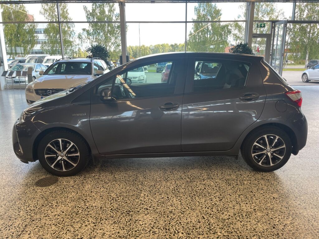 Toyota Yaris 2018 Harmaa
