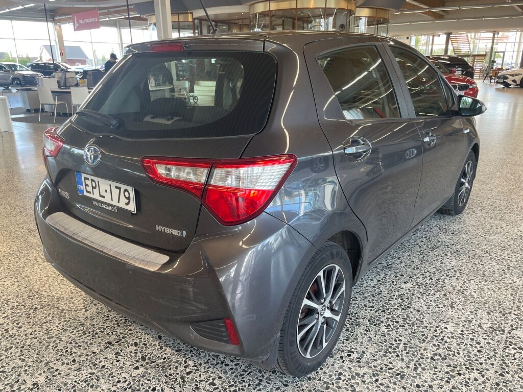 Toyota Yaris 2018 Harmaa