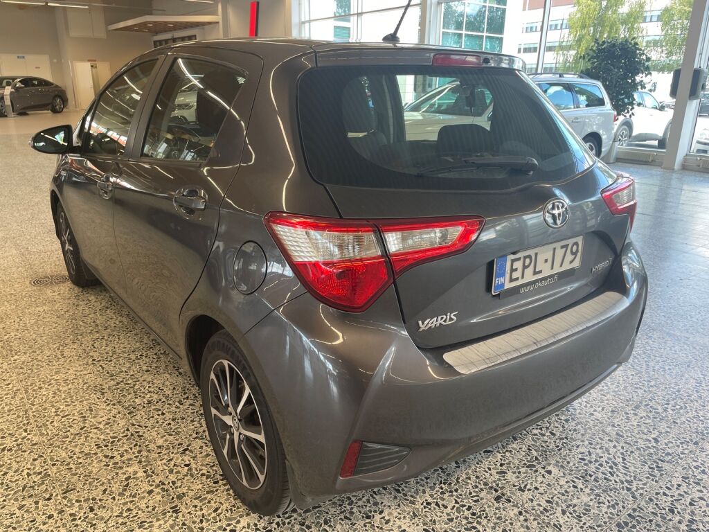Toyota Yaris 2018 Harmaa