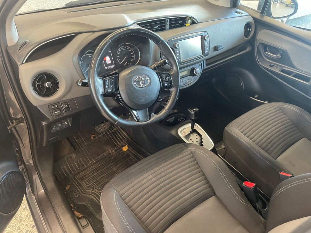 Toyota Yaris 2018 Harmaa