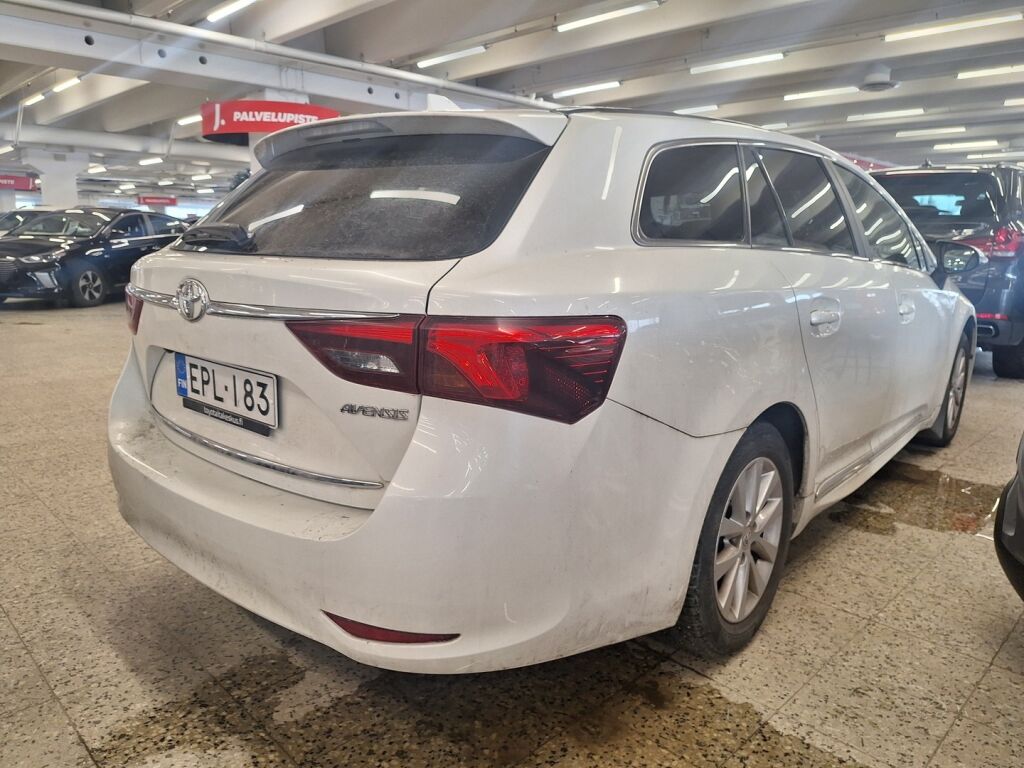 Toyota Avensis 2018 Valkoinen