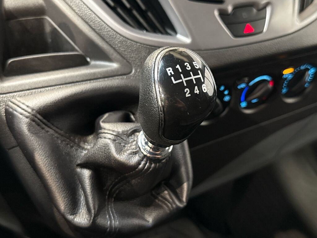 Ford Transit Custom 2018 Valkoinen