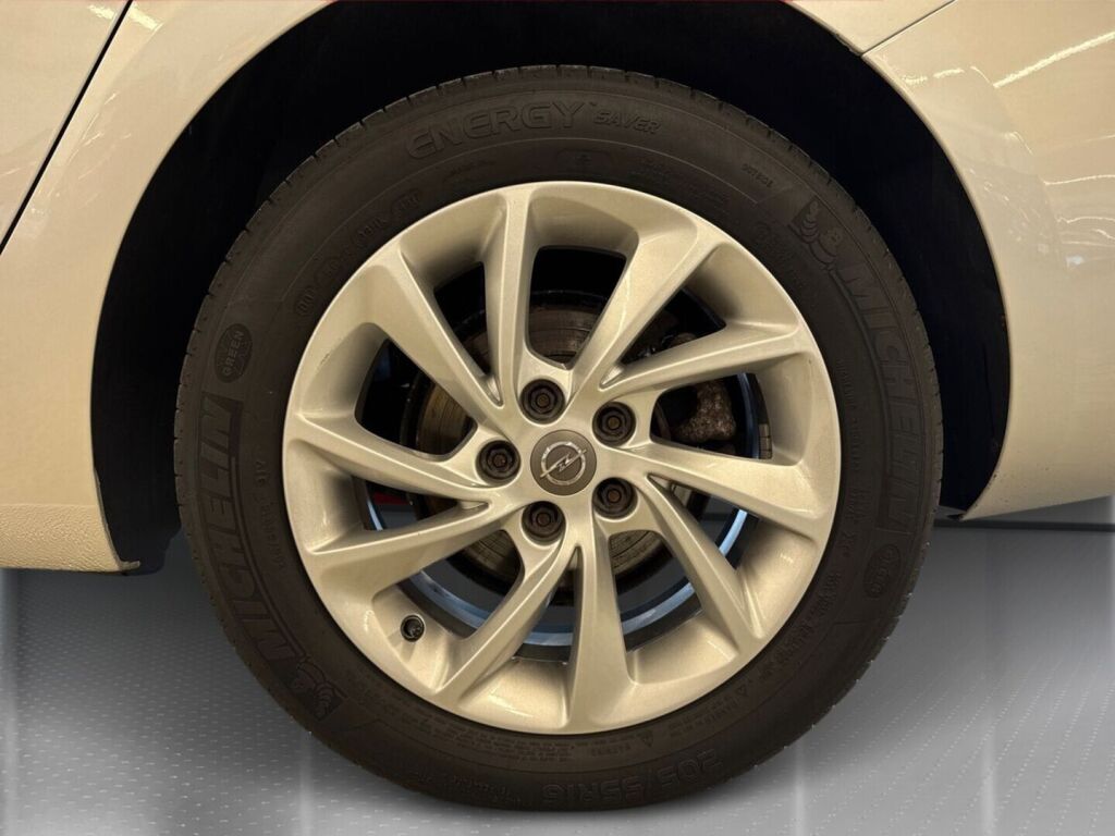 Opel Astra 2018 Hopea