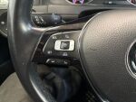 Volkswagen Golf 2018 Punainen