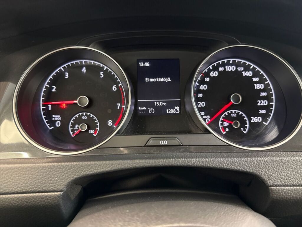 Volkswagen Golf 2018 Punainen