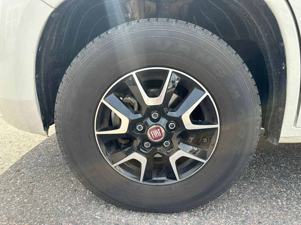 Bürstner IC Line T 569 2017 Valkoinen