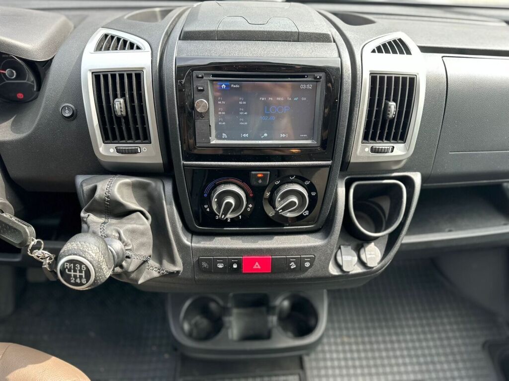 Bürstner IC Line T 569 2017 Valkoinen