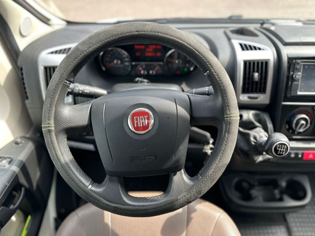 Bürstner IC Line T 569 2017 Valkoinen