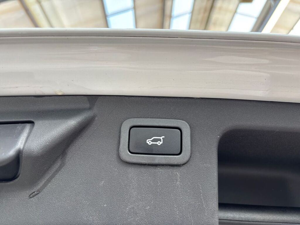 Land Rover Discovery Sport 2017 Valkoinen