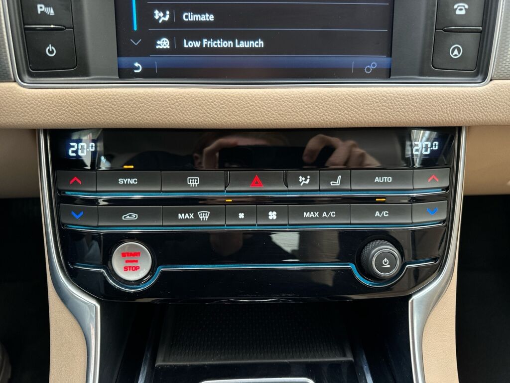 Jaguar XF 2018 Harmaa