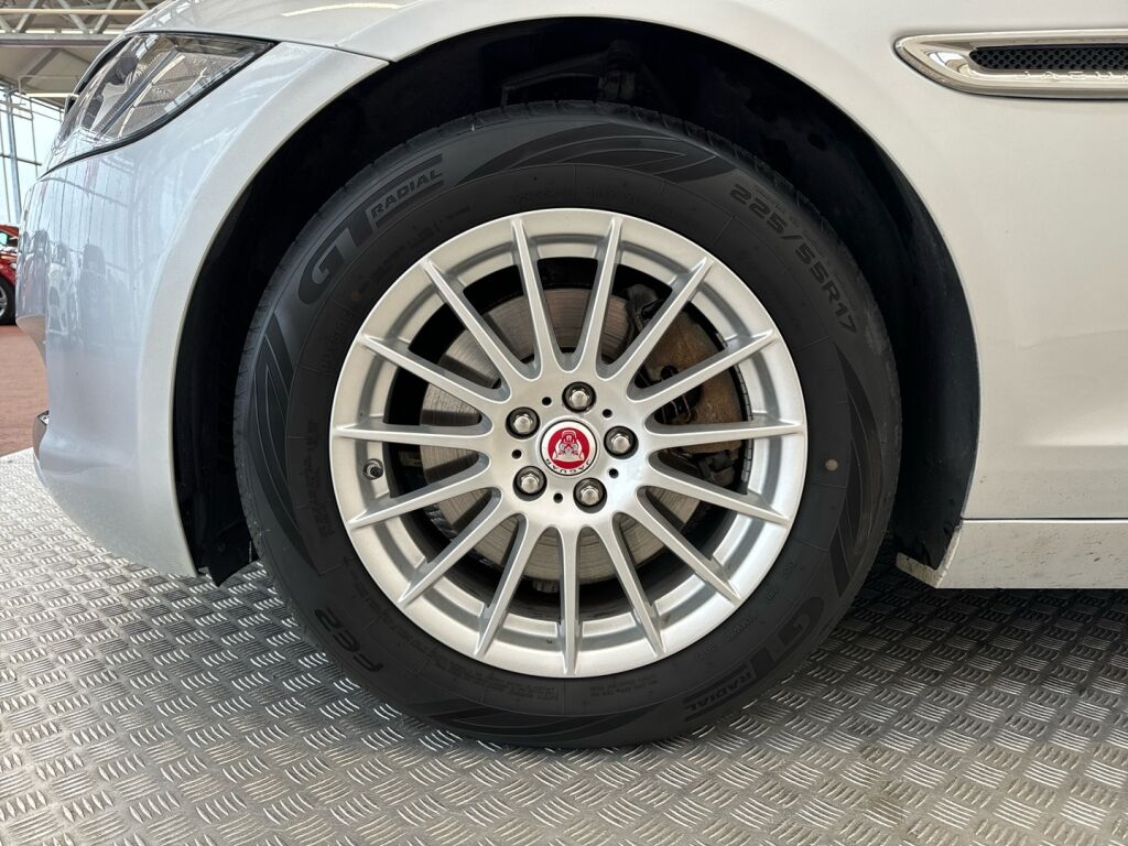 Jaguar XF 2018 Harmaa