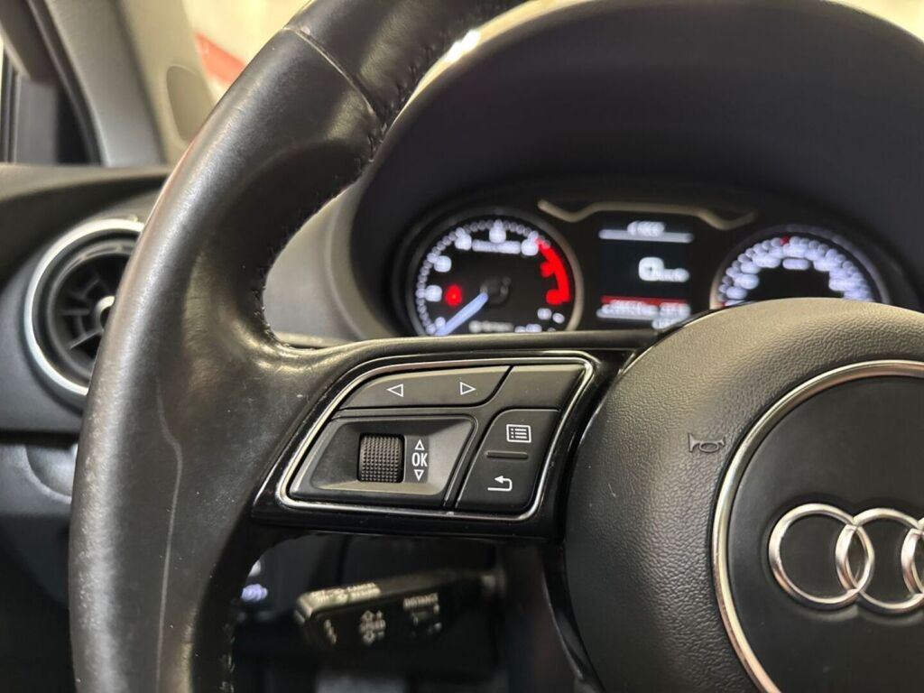 Audi A3 2018 Sininen