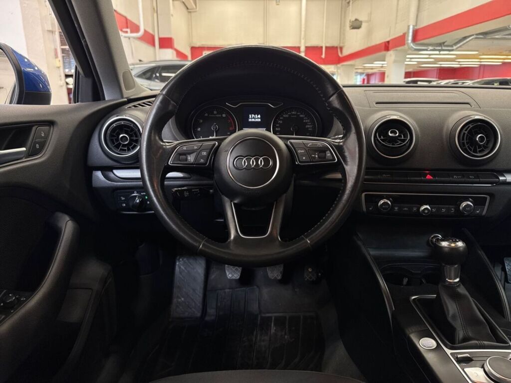 Audi A3 2018 Sininen