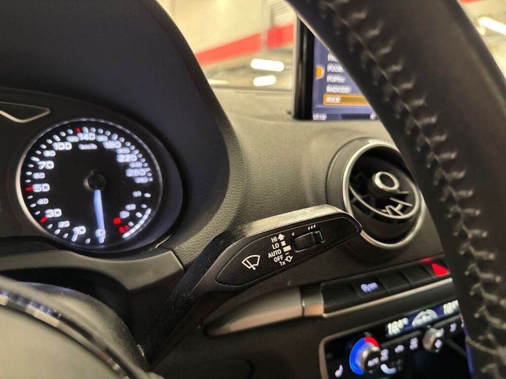 Audi A3 2018 Sininen
