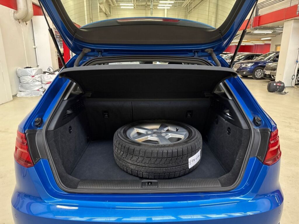 Audi A3 2018 Sininen