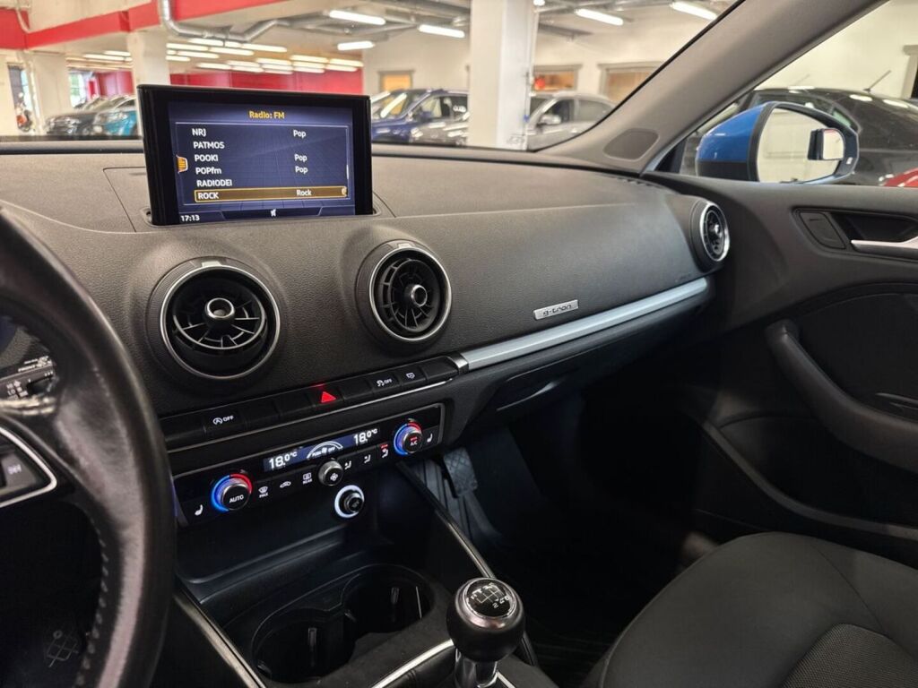 Audi A3 2018 Sininen