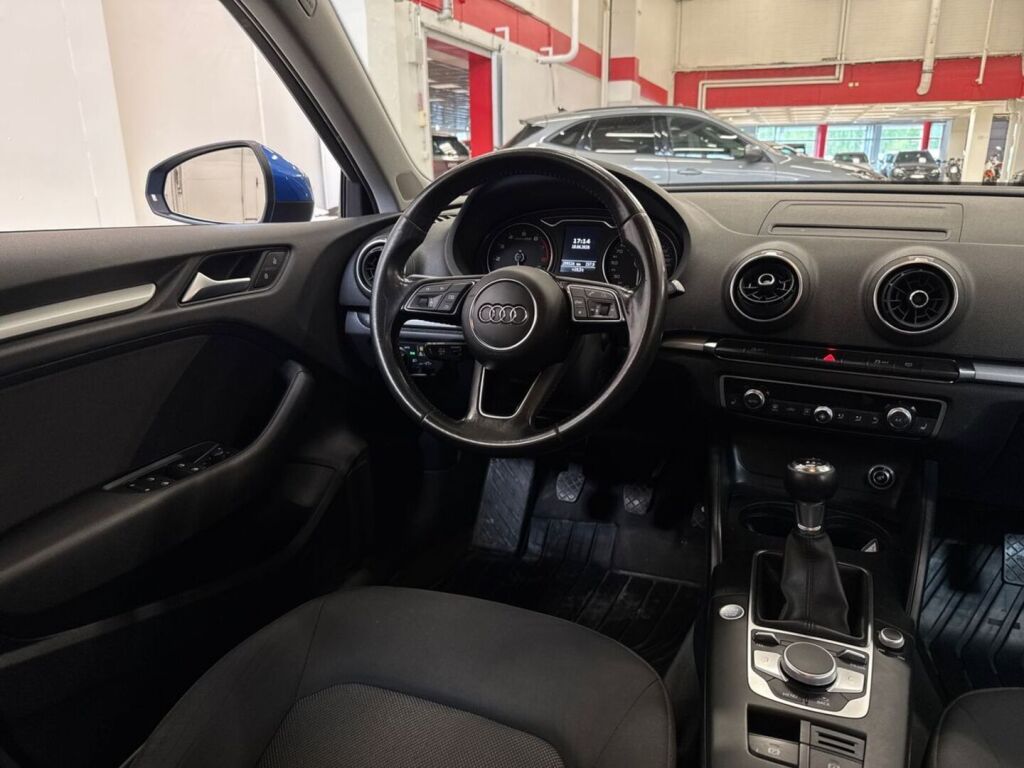 Audi A3 2018 Sininen