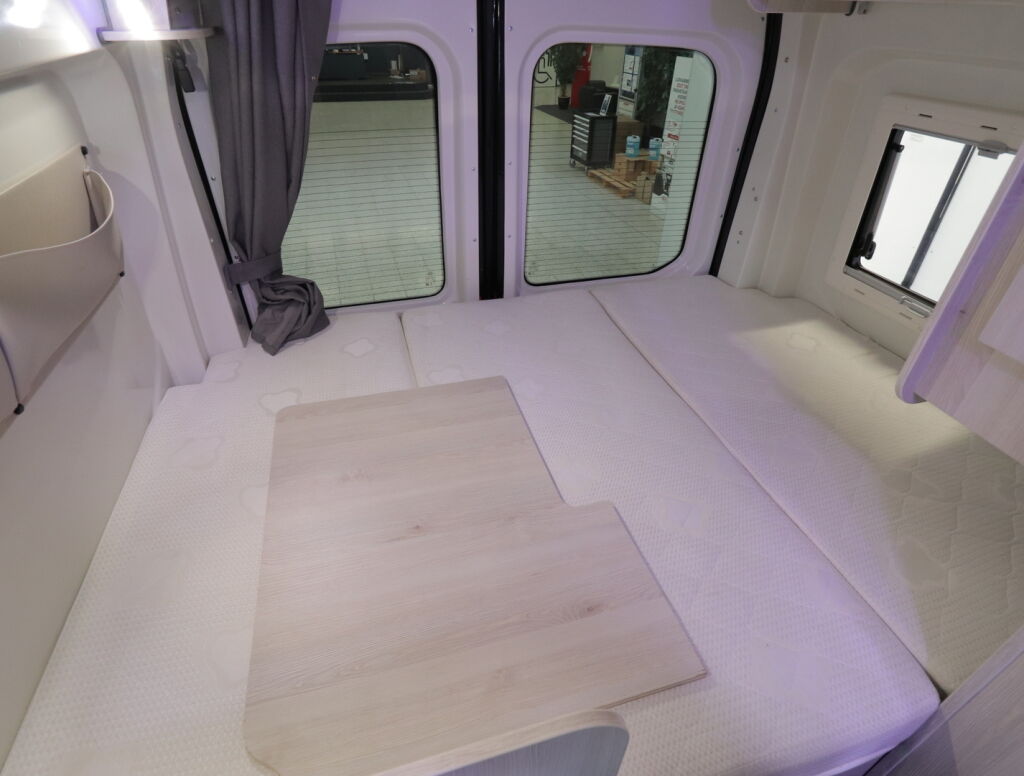 Karmann DEXTER 560 Trend 4x4 2019 Musta