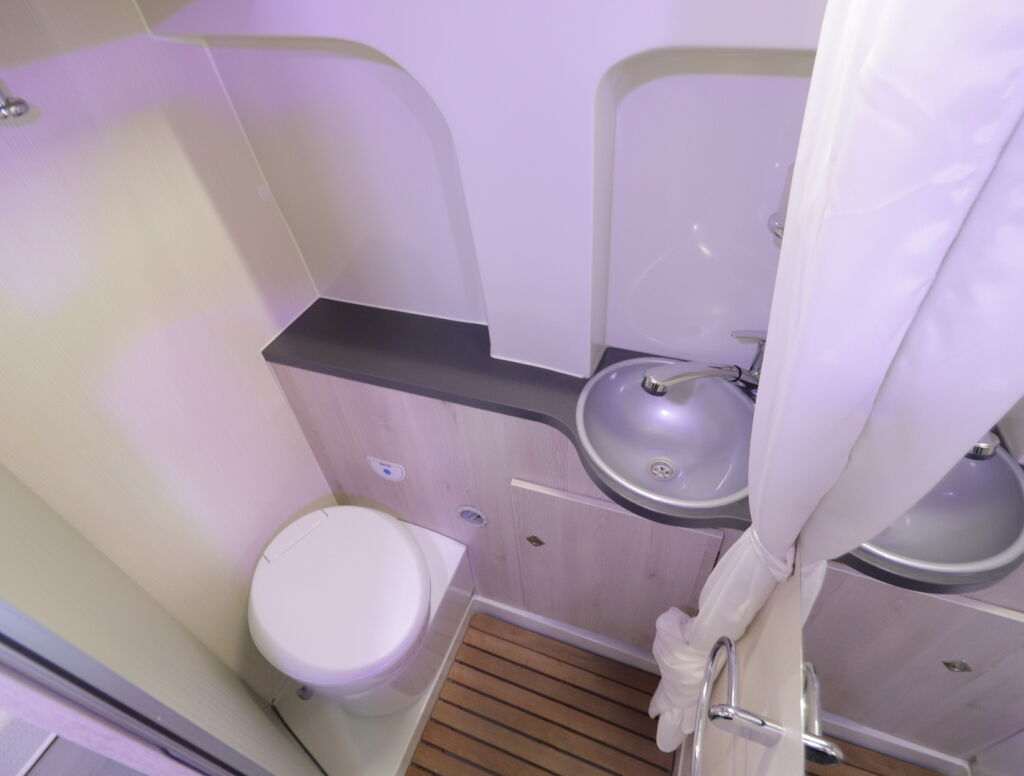 Karmann DEXTER 560 Trend 4x4 2019 Musta