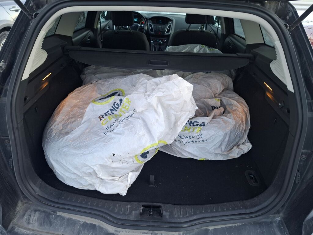 Ford Focus 2013 Musta