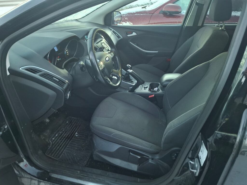 Ford Focus 2013 Musta