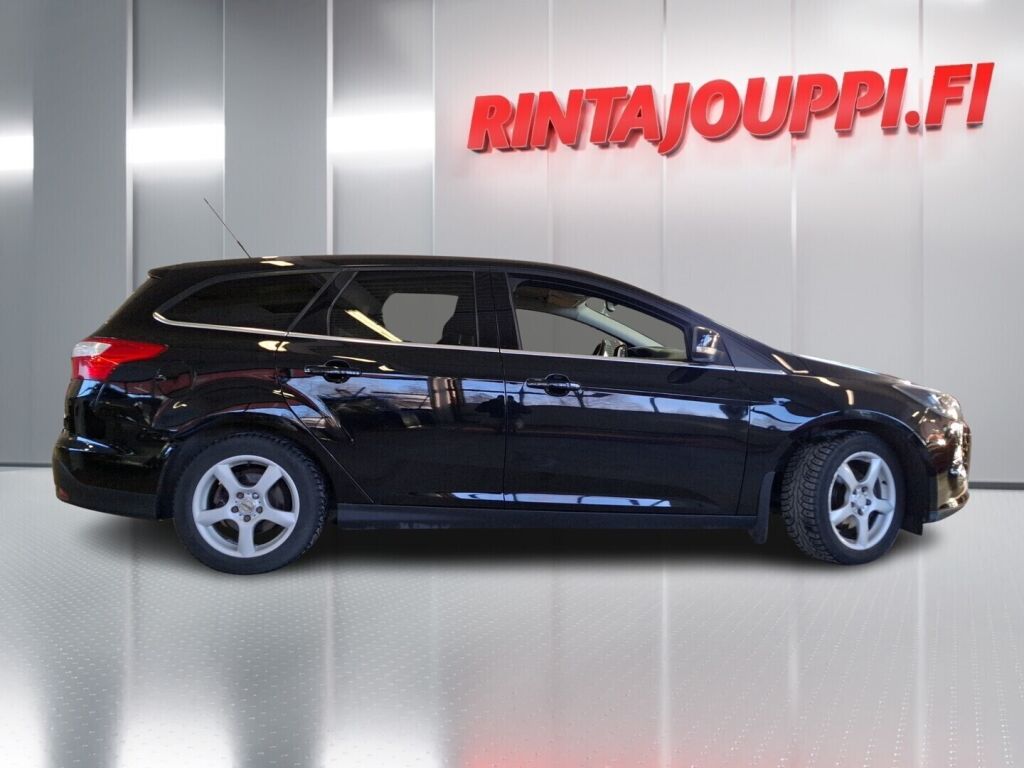 Ford Focus 2013 Musta