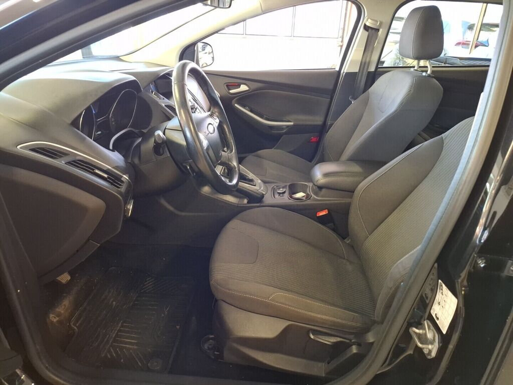 Ford Focus 2013 Musta
