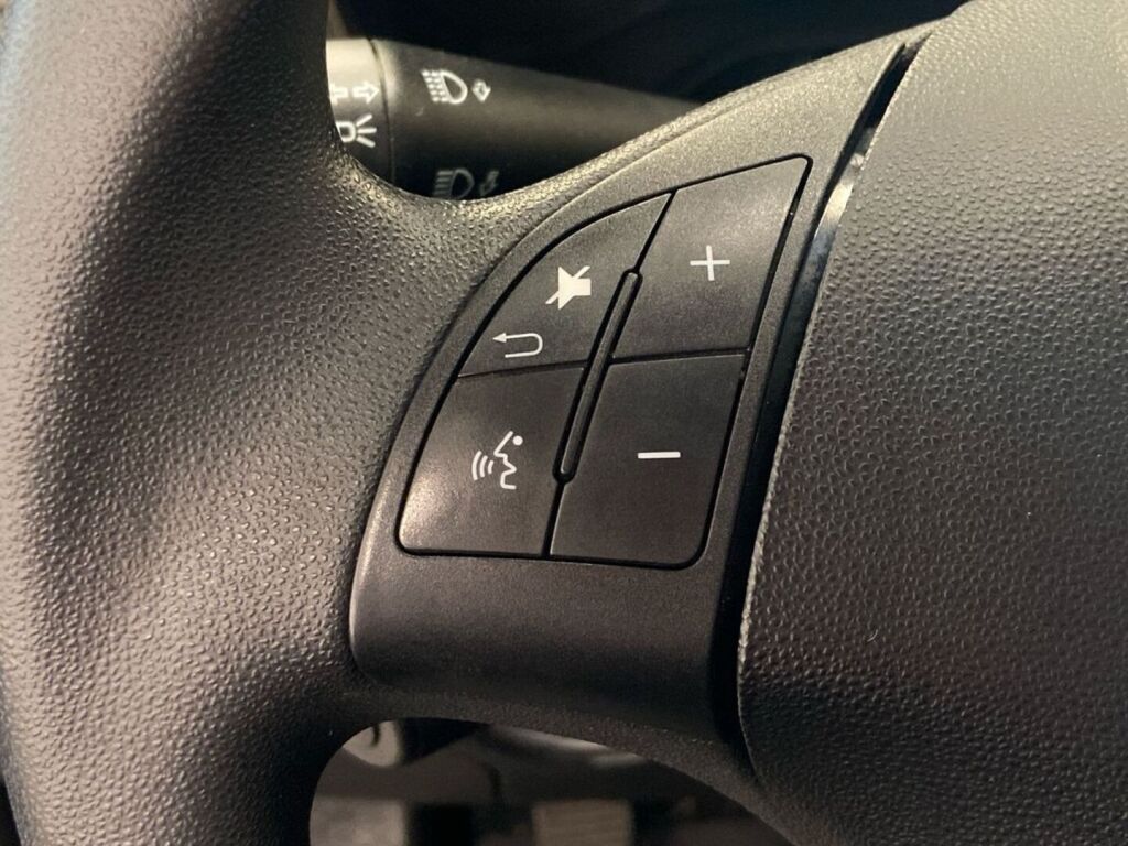Opel Combo 2018 Musta