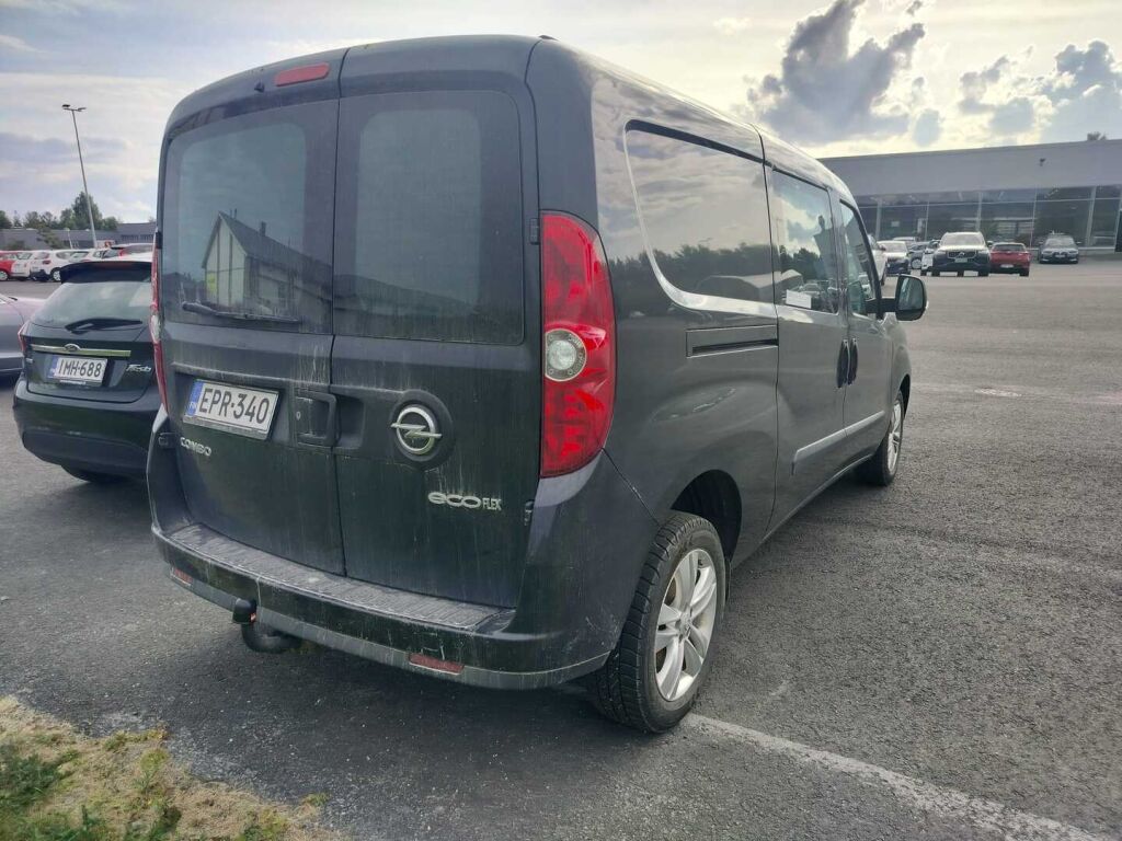 Opel Combo 2018 Musta
