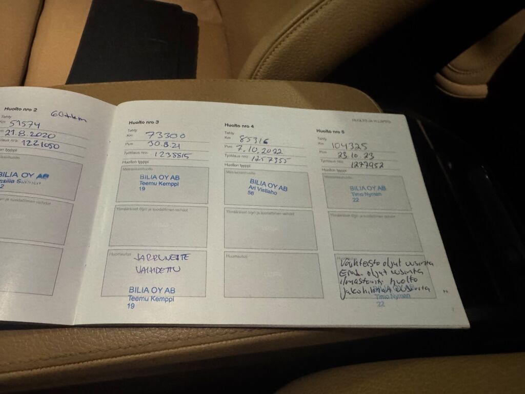 Volvo V90 2018 Musta