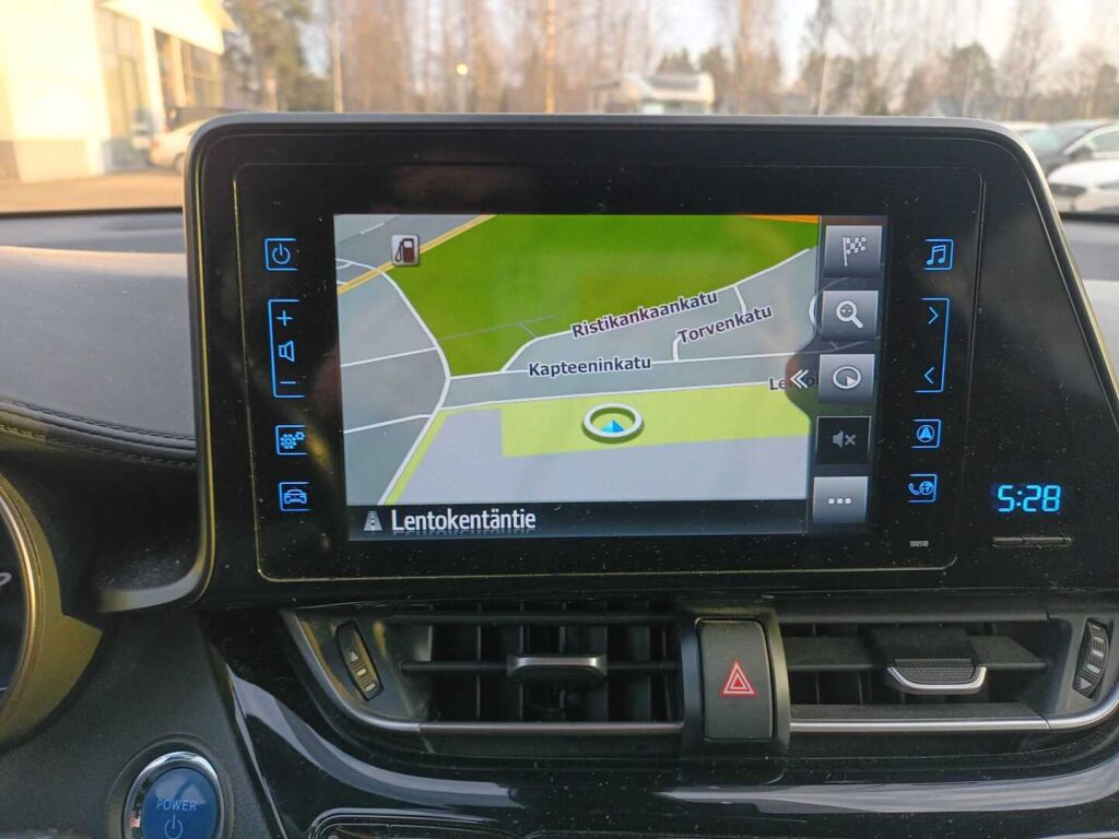 Toyota C-HR 2018 Valkoinen