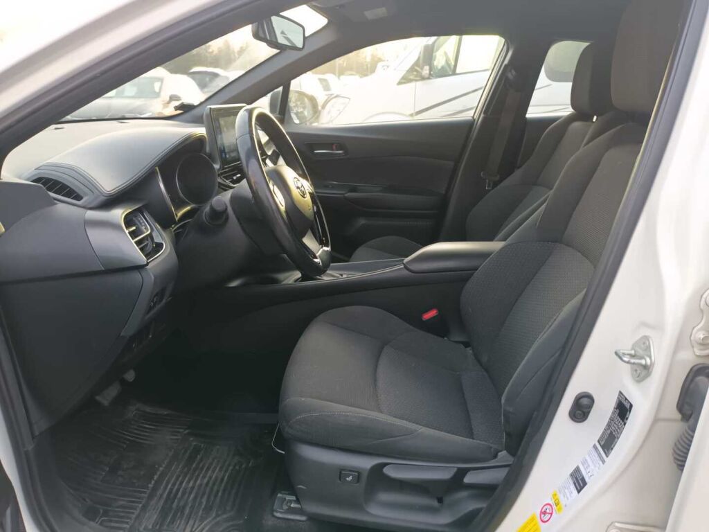 Toyota C-HR 2018 Valkoinen