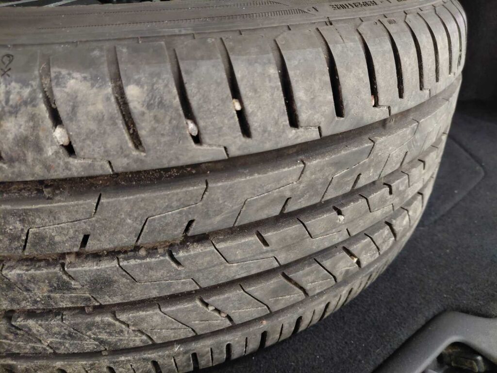 Volvo V60 2018 Musta